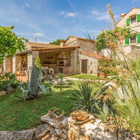 Holiday home Gorgeous Home In Kanfanar With Wifi