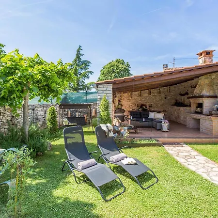 Casa Luciana Near Rovinj 度假居 *