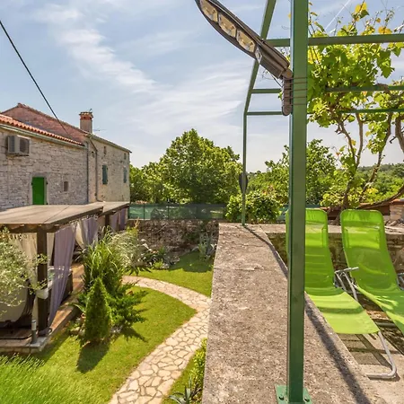 Gorgeous Home In Kanfanar With Wifi Holiday home *