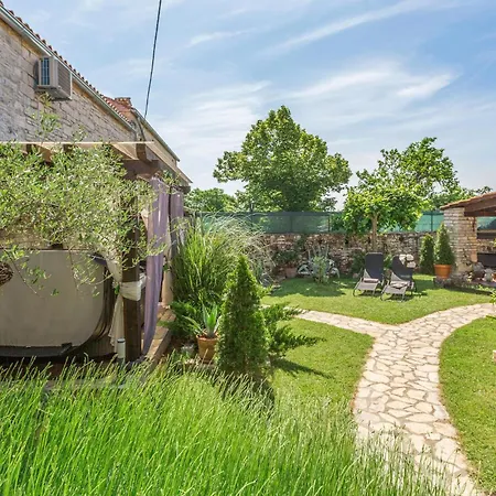 Casa Luciana Near Rovinj 度假居 坎法奈尔