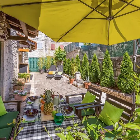Casa Luciana Near Rovinj * 坎法奈尔