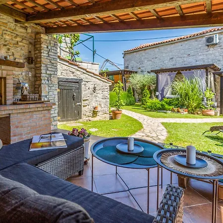 Casa Luciana Near Rovinj * 坎法奈尔