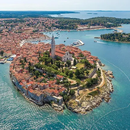 Casa Luciana Near Rovinj 度假居 *