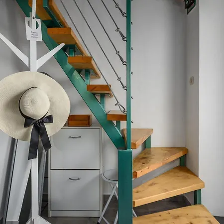 Gorgeous Home In Kanfanar With Wifi