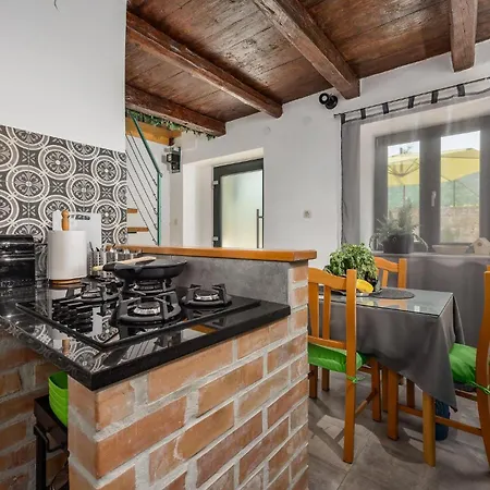 Casa Luciana Near Rovinj * 坎法奈尔