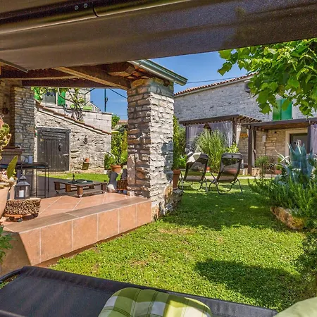 Casa Luciana Near Rovinj 度假居
